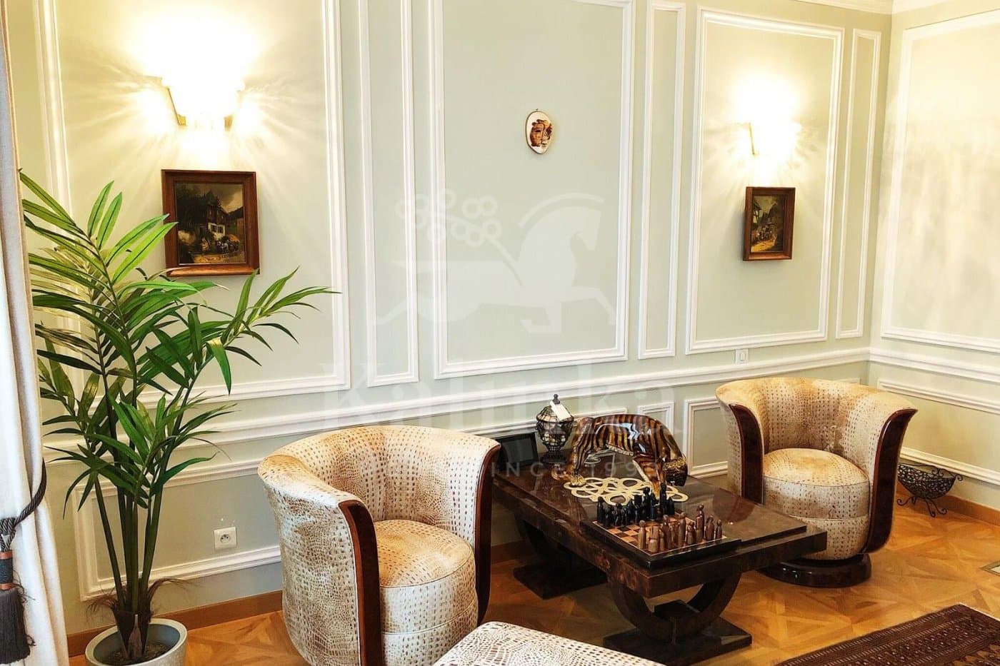 Apartment 93 m² — France